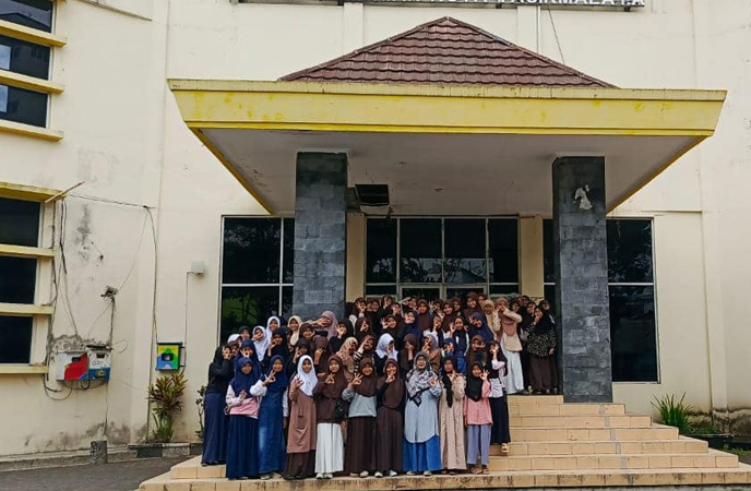 NONTON BARENG FILM PENDEK DI GEDUNG KESENIAN TASIKMALAYA